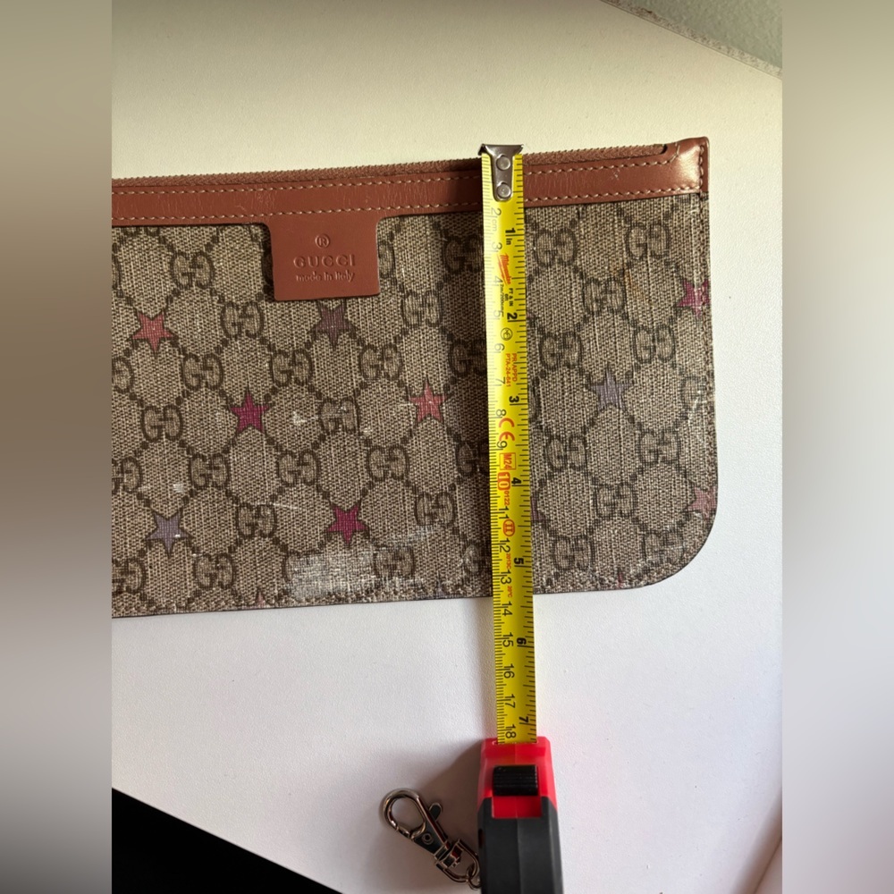 Gucci GG Supreme Star Print Pouch - Picture 5 of 6